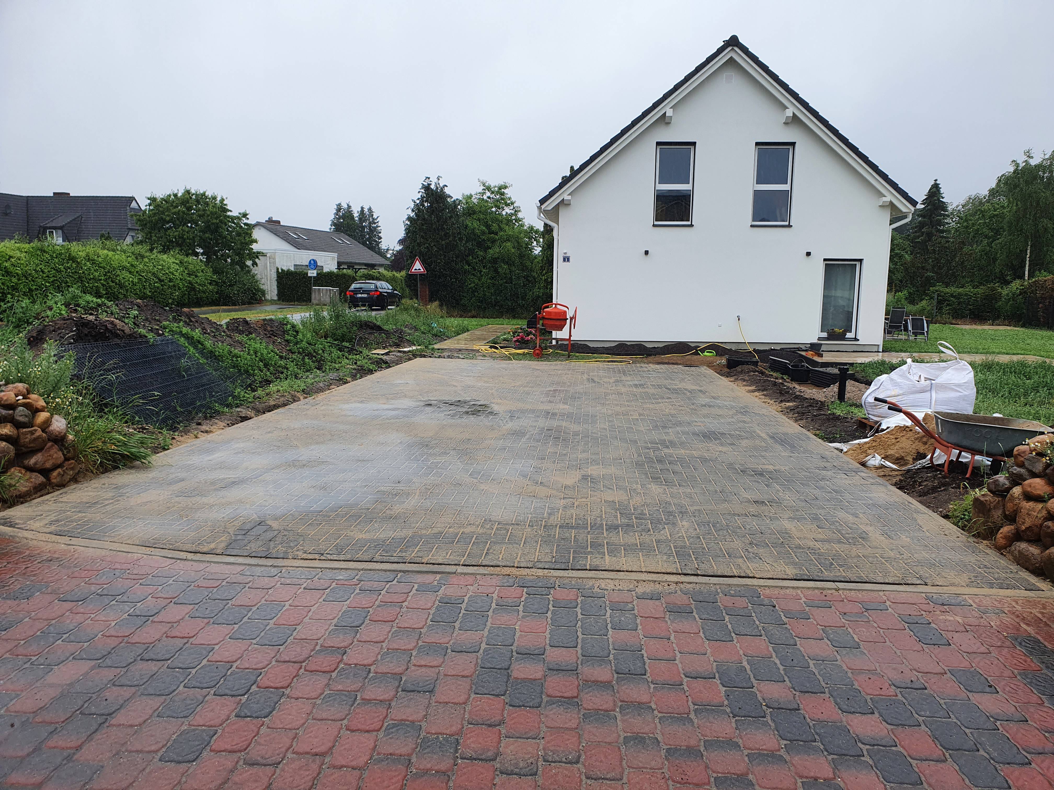 Pflasterarbeiten – Einfahrt und Terrasse in Norderstedt